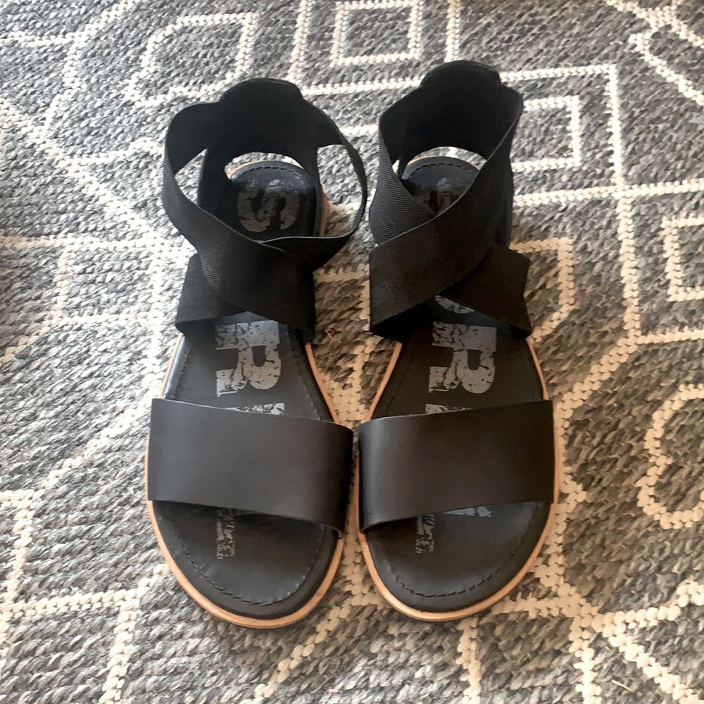 Excellent condition Sorel Sandals